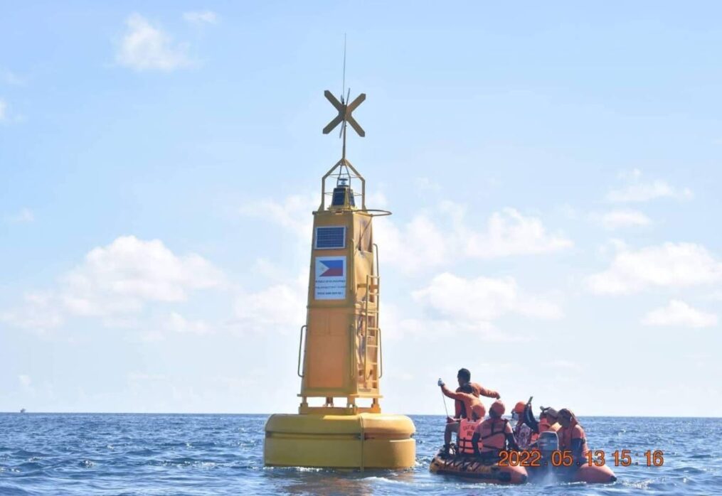 CHR lauds PCG for planting navigational buoys in West Philippine Sea