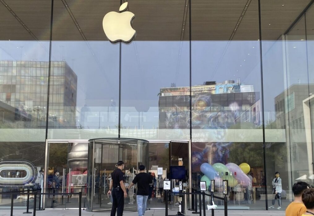 iPhone 14 Sales in China Lag as Apple’s Local Ties Transform
