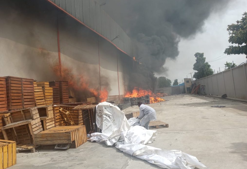 PHOTOS: Fire Outbreak Reported At Popular Lagos Warehouse