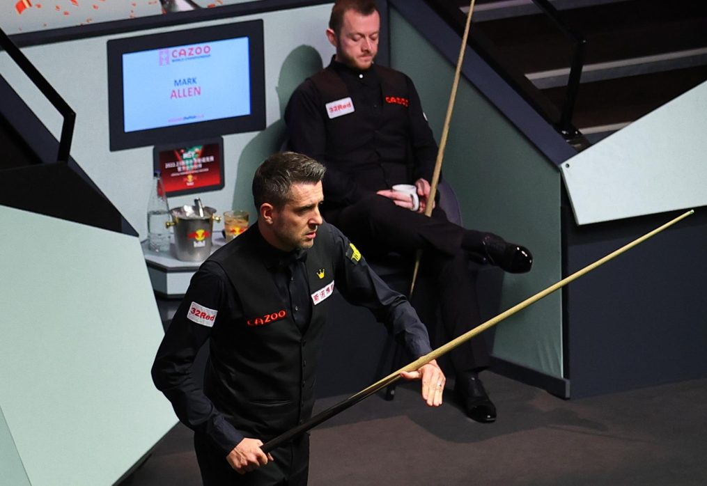 Selby edges ahead of Allen after marathon session